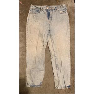 Universal Thread Straight Leg Bleached Jeans